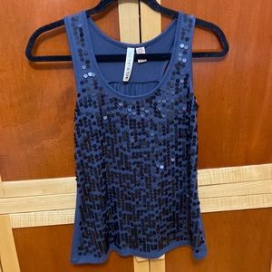 Tank back round blue the round over lay are darker soft material great top